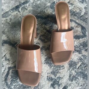 Nude Color Patent Leather Nine West Platform Sandals (Size 8)